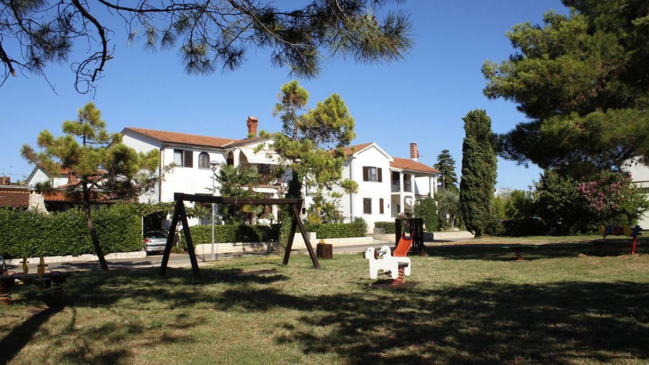 Family Rooms Moela Umag Eksteriør billede